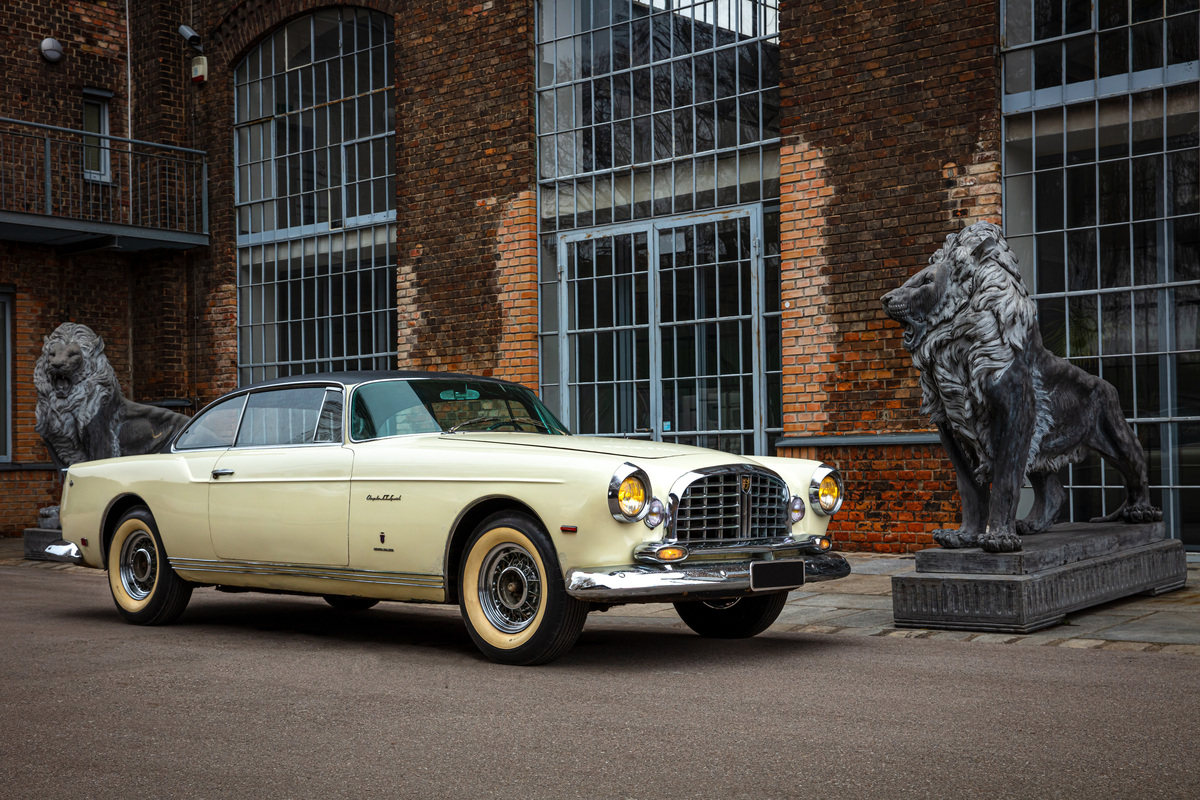 Chrysler ST Special coupé par Ghia (1955) - as lot 32 at the Artcurial "Parisienne" auction on February 5, 2021