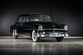 Chrysler Série C51 Windsor Deluxe avec séparation chauffeur (1951) - als Lot 158 angeboten an der Artcurial André Trigano Collection 2020 Versteigerung am 13. September 2020