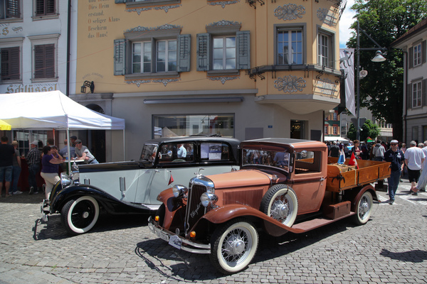 Chrysler Six (1930) - neben einem Rolls-Royce im Sarner Zentrum - Oldtimer in Obwalden (O-iO) 2019