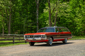 Chrysler Town and Country Nine-Passenger Station Wagon (1972) - als Lot 170 an der RM Sotheby's Hershey Versteigerung 2025