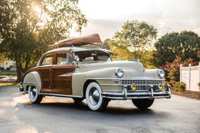 Chrysler Town and Country Sedan (1948) - angeboten als Lot 421 an der RM/Sotheby's Versteigerung in Hershey am 11./12. Oktober 2018