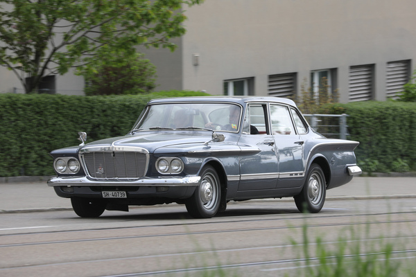 Chrysler Valiant (1963) - SV1-Version des berühmten Midsize-Fahrzeugs - Albisgütli Classic Cars & Bikes April 2023