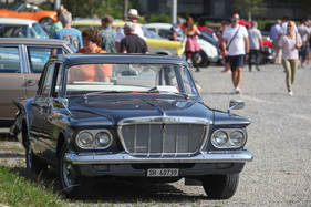 Chrysler Valiant V 200 (1962) - Kompakt-Limousine made in USA - Albisgütli Classic Cars & Bikes August 2022