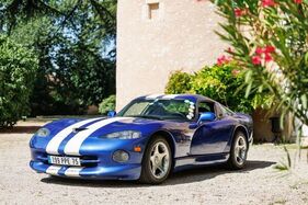 Chrysler Viper GTS (1997) - Lot 023 at the Artcurial Musée Automobile du Château de Vernon auction 2025
