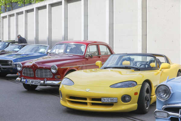 Chrysler Viper RT/10 (1994) – überraschend klein neben dem Volvo 121 – Older Classics Mai 2024