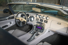 Chrysler Viper RT/10 (1995) - einfach gehaltenes Interieur