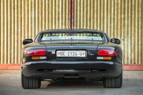 Chrysler Viper RT/10 (1995) - mit über 1,9 Metern ziemlich breit und mit weniger als 1,2 Metern Höhe auch ziemlich flach