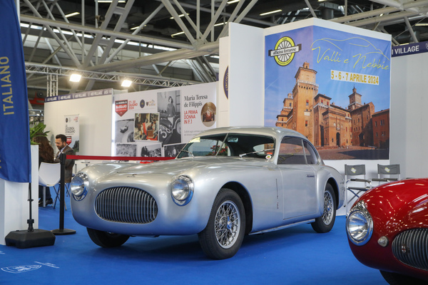 Cisitalia 202 (1950) - eines der elegantesten Autos jener Zeit - Auto e Moto d'Epoca Bologna 2023