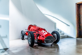 Cisitalia D48 (1948) - in der Ausstellung „Dolce Vita – die wunderbare Leichtigkeit des Seins“ im MAC Museum Art & Cars Cisitalia D48 (1948) - in der Ausstellung „Dolce Vita – die wunderbare Leichtigkeit des Seins“ im MAC Museum Art & Cars