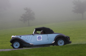 Citroën 11 BL (1938) am Michaelskreuzrennen 2011 (Startnummer 220)