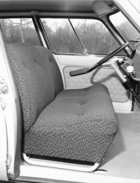 Citroën Ami 6 (1961) - durchgehende Sitzbank vorne - kein Kardan, Schaltung im Armaturenbrett