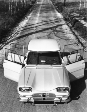 Citroën Ami 6 (1961) - mit Kühlervorhang und offenen Türen