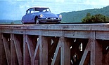 Bild: Citroën DS 19 (1959) - in der seltenen, nur 1959 angebotenen Farbe "Bleu Delphinium" - Szene aus einem Verkaufsprospekt