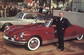 Citroën DS 19 Le Caddy (1961) – Henri Chapron auf dem Pariser Salon 1960 neben seinem neuen Cabriolet, dahinter das Coupé "Concorde" (1961)