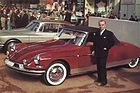 Citroën DS 19 Le Caddy (1961) – Henri Chapron auf dem Pariser Salon 1960 neben seinem neuen Cabriolet, dahinter das Coupé "Concorde"