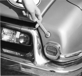Citroën DS (1967) - der hintere Kotflügel musste für den Reifenwechsel entfernt werden
