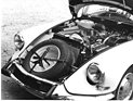 Citroën DS 21 (1966) - Reserverad und Stütze vorne im Bug - einen Wagenheber brauchten DS-Fahrer dank der Hydropneumatik nicht