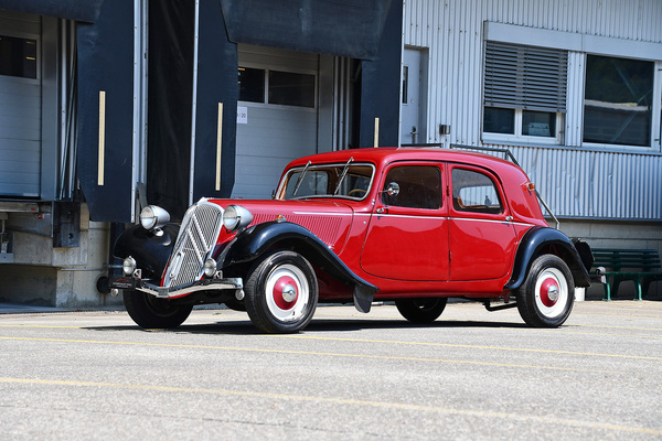 Bild: Citroën 11 B (1950) - Lot 33 an der Oktober-Versteigerung der Oldtimer Galerie am 12. Oktober 2024