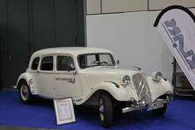 Citroën 11 B (1953) - mit 56 PS aus 1911 cm3, aber mit acht Sitzplätzen - Motorworld Classics Berlin 2019