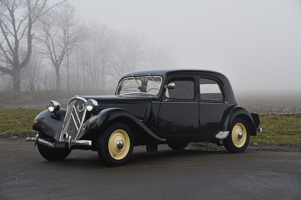 Bild: Citroën 11 BL (1939) - als Lot 04 angeboten an der Versteigerung der Oldtimer Galerie Toffen am 22. März 2025