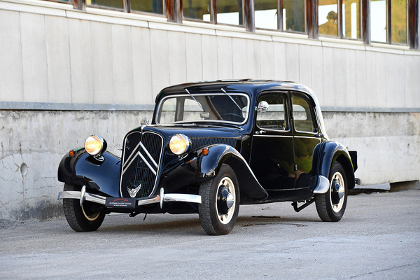 Image: Citroën 11 BL (1948) - offered as lot 168 at the Oldtimer Galerie Toffen auction on October 14, 2023