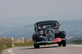Citroën 11 BL (1949) - RAID Suisse-Paris 2013