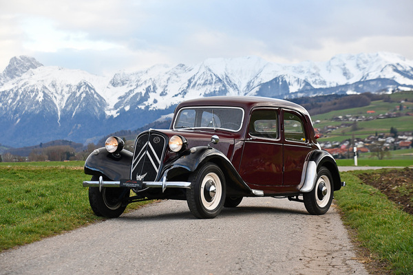 Citroën 11 BL (1954) - Lot 129 an der Versteigerung der Oldtimer Galerie Toffen am 23. März 2024