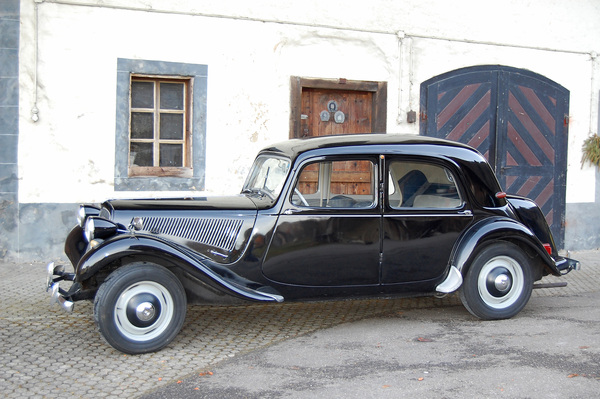 Citroen 11 BL (1954) - vorgesehen für die Versteigerung der Oldtimer Galerie in Toffen am 26. April 2014