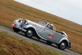 Citroën 11 BL Légère (1951) an der RAID Suisse-Paris 2016