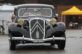 Citroën 11 BL Traction Avant - mit Frontantrieb - OSMT Zug im September 2017
