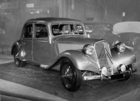 Citroën 11 Légère (1950) - mit heller, im Details als Sonderausführung verbesserter Karosserie - Genfer Autosalon 1950