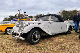 Citroën 11 Roadster (1938) – Embouteillage de Lapalisse 2024 Citroën 11 Roadster (1938) – Embouteillage de Lapalisse 2024