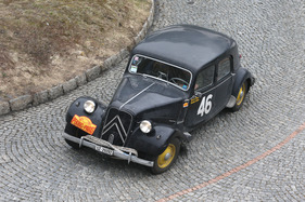 Citroen 11B (1955) - an der Rallye Peking-Paris 2013 - Sonderprüfung Tremola Tag 31