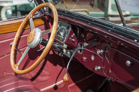 Citroën 11BL «Traction» Cabriolet (1938) - als Lot 393 versteigert an der Bonhams Grand Palais Verteigerung in Paris am 4. Februar 2016