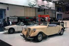 Citroën 15-Six Cabriolet (1939) - seltenes Sechszylinder-Cabriolet auf dem Citroën-Stand (Techno Classica 2013)