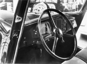 Citroën 15-Six D (1951) - Lenkrad und Armaturenbrett der "grossen " Version mit Sechszylinder