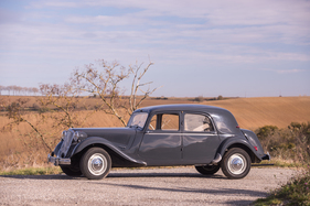 Citroën 15-Six H (1954) - offered as lot 330 at the Artcurial Rétromobile auction on February 6, 2016