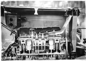 Citroën (1930) - aufgeschnittener Motor am Autosalon Citroën (1930) - aufgeschnittener Motor am Autosalon