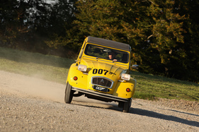 Citroën 2 CV 007 (1981) - da wird jeder zum Stuntman