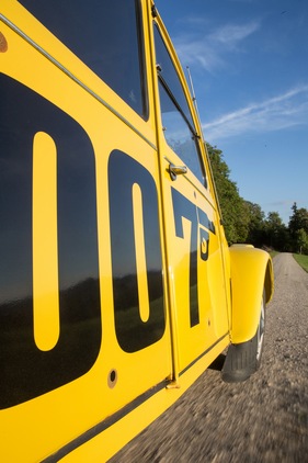 Citroën 2 CV 007 (1981) - grossflächig beschriftet