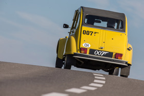 Citroën 2 CV 007 (1981) - klassische Enten-Architektur auch von hinten