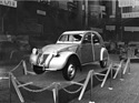 Citroen 2 CV (1948) - noch ohne Motor posierte der innovative Volkswagen von Citroën auf dem Pariser Salon von 1948
