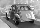 Citroen 2 CV (1954) - die "Luxusausführung" AZ 425 am Genfer Automobilsalon von 1954