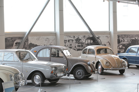 Citroën 2 CV (1954) - mit 9 PS war am Gotthard nicht so viel auszurichten, da tat sich der Käfer leichter - Ausstellung "Gotthard" im Pantheon 2016