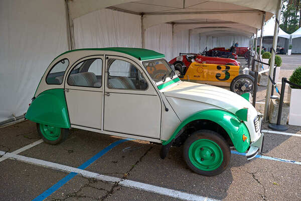 Citroën 2 CV (1990) – Die ausgeschriebene Klasse für Oldtimer mit Umbau auf Elektroantrieb stieß auf wenig Interesse. Einzig diese Strom-Ente trat hier an