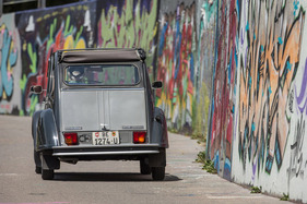 Citroën 2 CV 6 Charleston (1984) – Frühe Enten hatten den Blinker noch an der C-Säule