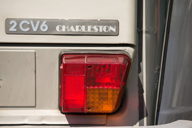 Citroën 2 CV 6 Charleston (1984) – Später gab's ein richtiges Typenschild statt eines Aufklebers