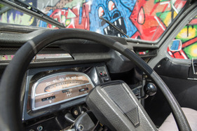 Citroën 2 CV 6 Charleston (1984) – Statt Lüftungsdüsen gibt's ein simples Loch im Armaturenbrett