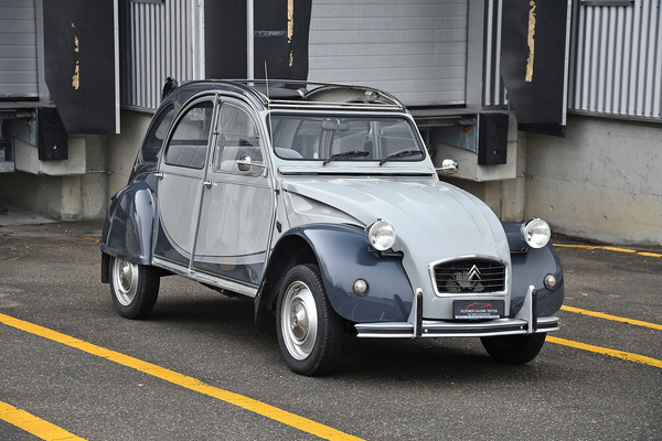Citroën 2 CV 6 Charleston (1984) - als Lot 130 an der Versteigerung der Oldtimer Galerie Toffen am 15. Oktober 2022