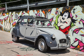 Citroën 2 CV 6 Charleston (1984) – in der Farbkombination "Kormorangrau / Nachtgrau"